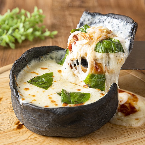 Plenty of cheese is irresistible! Margherita Pizza