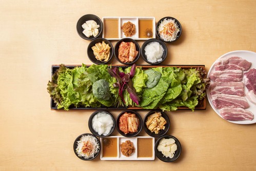 赤坂田町通りにあるサムギョプサルと新鮮野菜が楽しめる「やさい村大地 赤坂田町通り店」の「サムギョプサル」の画像